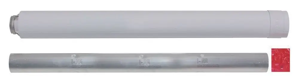 Vaillant-Luft-/Abgasführungsrohr in Aluminium, kombinierte Schachtel, mit unterschiedlichen Oberflächen, ein Ende mit Verbindung und das andere offen.